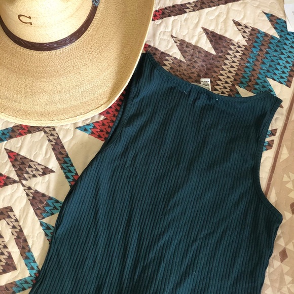 Green tank top - Picture 2 of 2